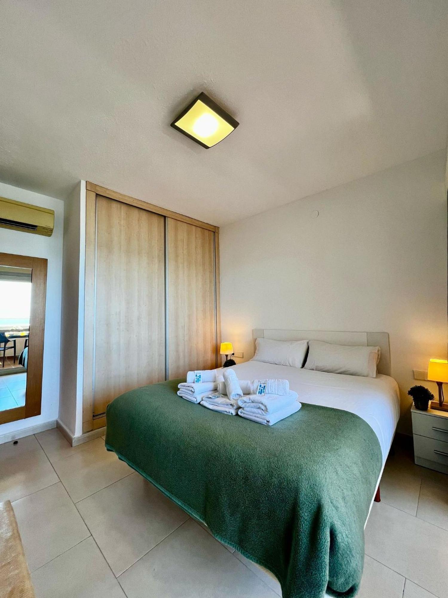 בנאלמדנה Frontal Sea View Apartment Benalbeach מראה חיצוני תמונה